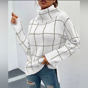 Grid Pattern Turtleneck Sweater